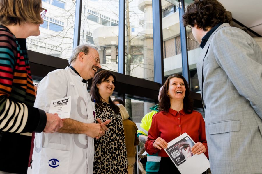 vuurwerkmanifest overhandigen